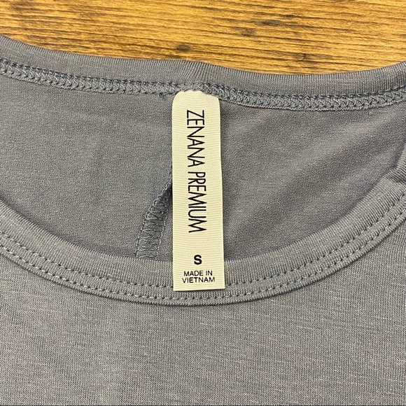 NWOT Zenana Premium Grey Criss Cross Sleeve Top - Picture 5 of 5